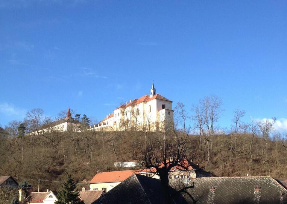 Apt. Overlooking The Castle Nizbor20Km From Prague Dış mekan fotoğraf